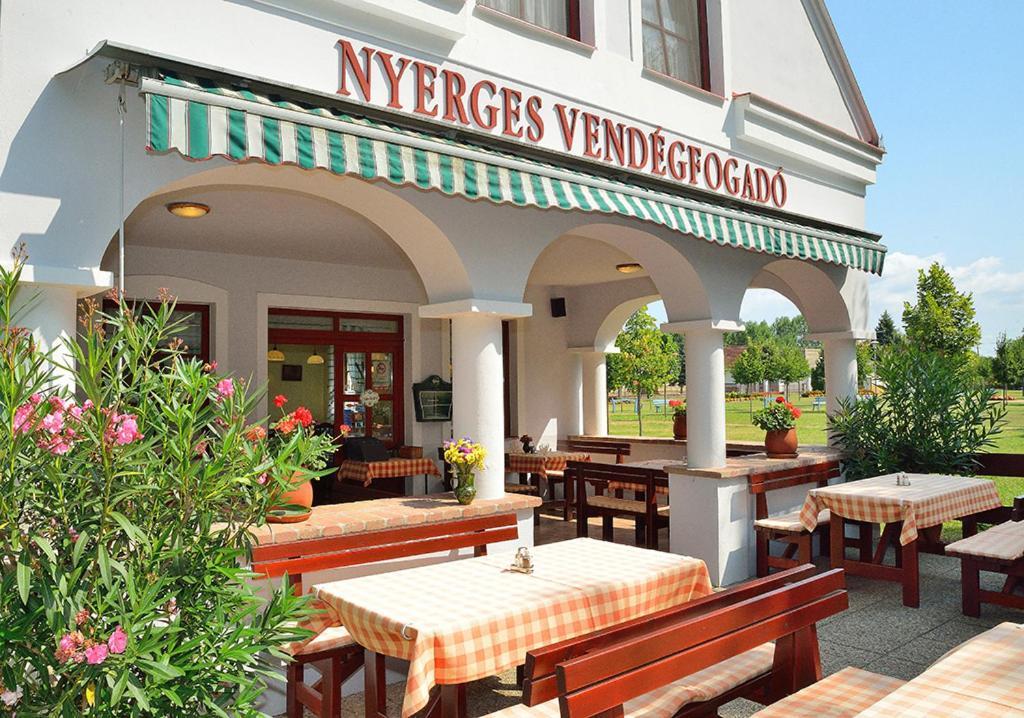 Nyerges Vendegfogado Bed and Breakfast Hegykő Buitenkant foto